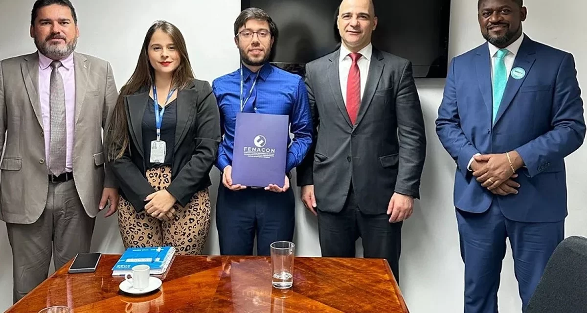 FENACON entrega a senadores propostas de mudanças na Reforma Tributária